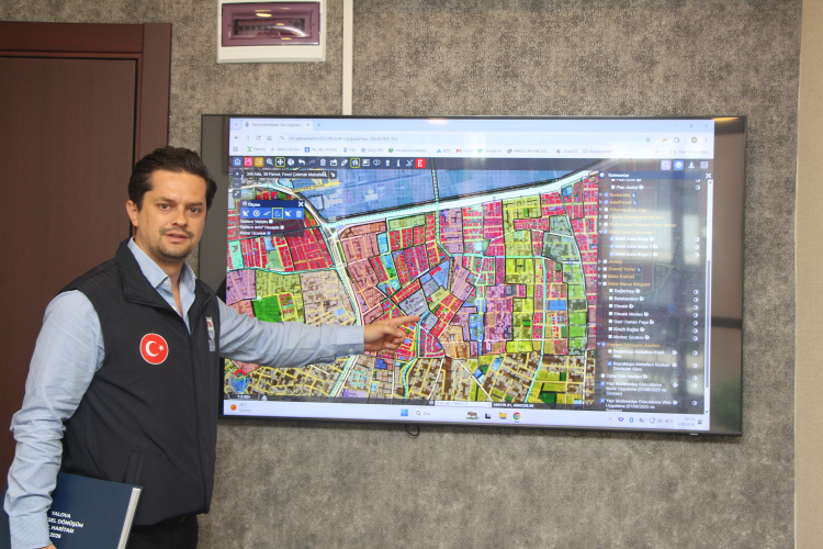 Yalova Belediye Başkan Yardımcısı Ömür Bayar, imar değişikliğinin kentsel dönüşüme sağlayacağı katkıya dikkat çekti.
