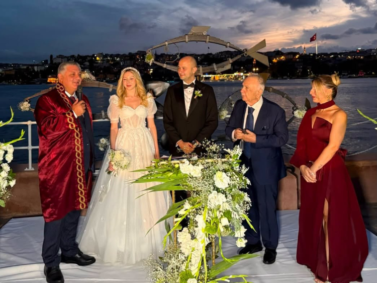 Furkan Kaya'nın mutlu gününde nikah şahitliğini Bedrettin Dalan yaptı