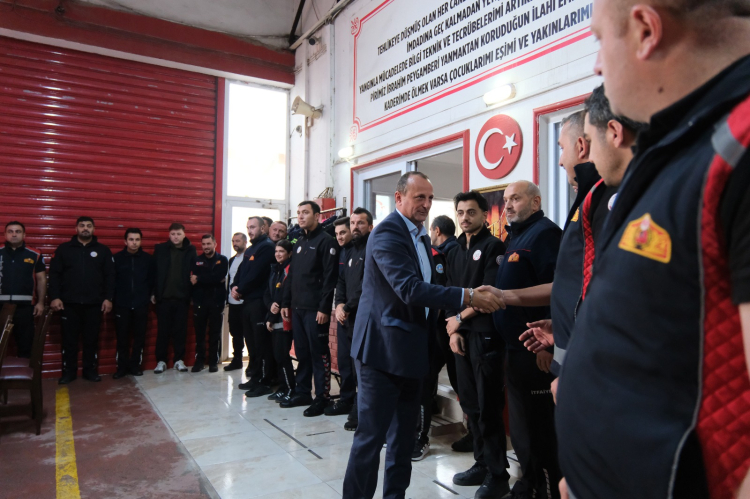 Başkan Adil Yele, göreve geldikten sonra geçen yaklaşık 2,5 yıllık süreçte İtfaiye Müdürlüğü ile ilgili hiçbir problem yaşanmadığını belirtti.