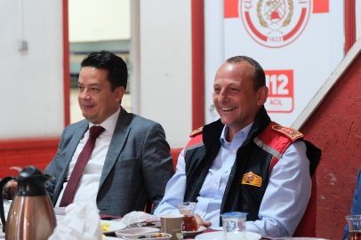 Çiftlikköy Belediye Başkanı Adil Yele, itfaiyecilerin haftasını kutladı
