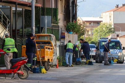 Yalova Belediyesi temizlik için sahada!