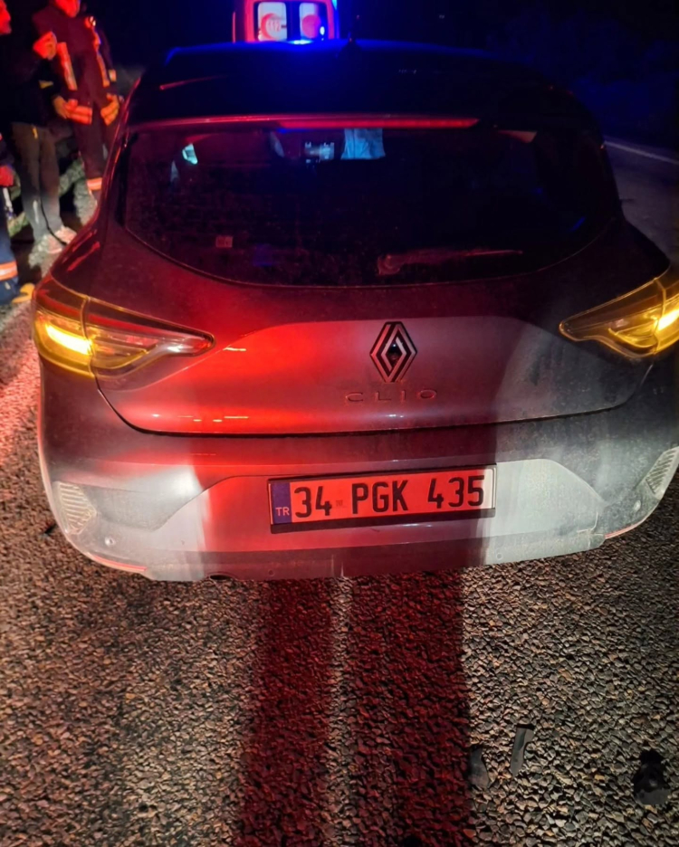 Feci kazada yaralanan kazazedeler hastaneye kaldırılarak tedavi altına alındı. 