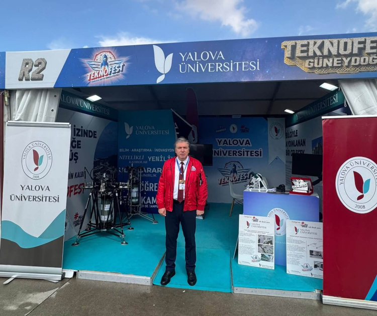 Yalova Üniversitesi Rektörü Prof. Dr. Mehmet Bahçekapılı Teknofestte hazır bulundu