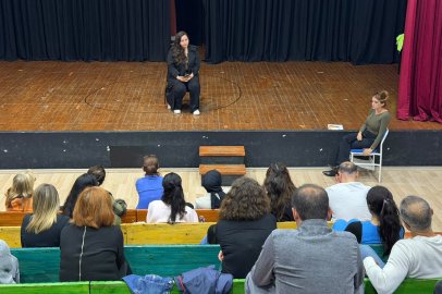 Yalova'da yetişkin tiyatro şiir çalışmalarıyla devam ediyor