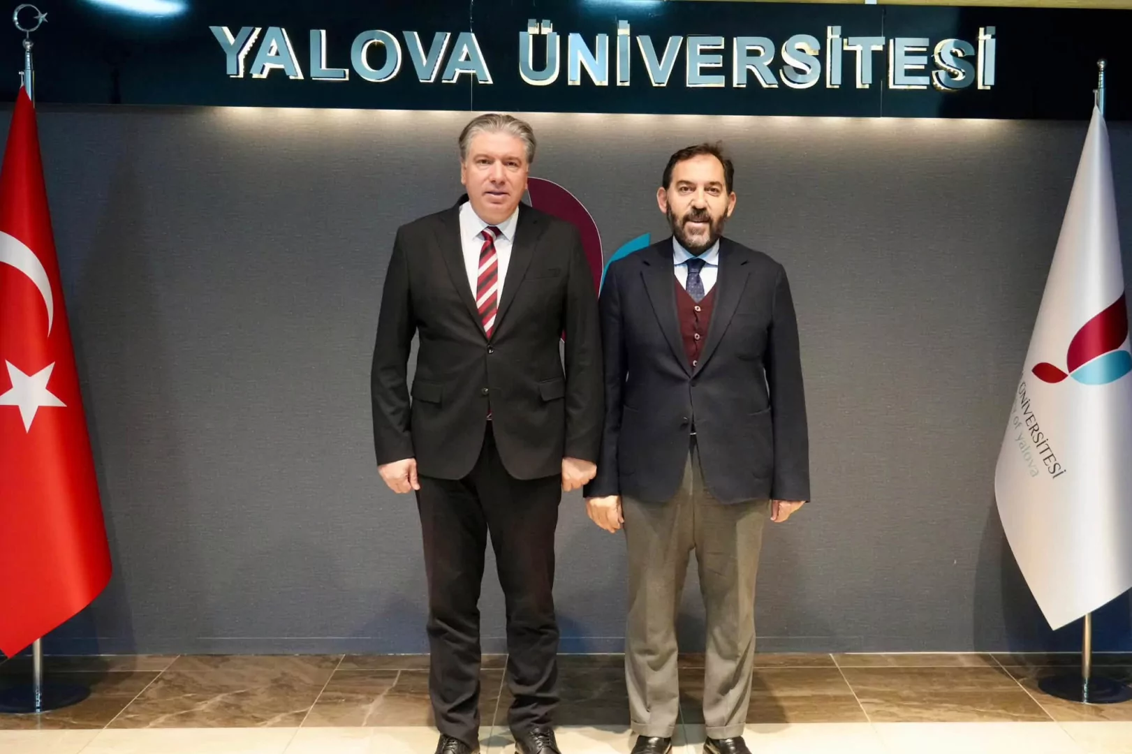 Hasan Soygüzel’den Rektör Bahçekapılı’ya tebrik ziyareti