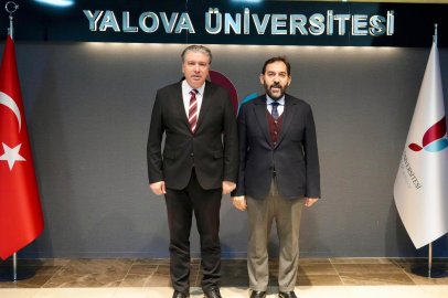 Hasan Soygüzel’den Rektör Bahçekapılı’ya tebrik ziyareti