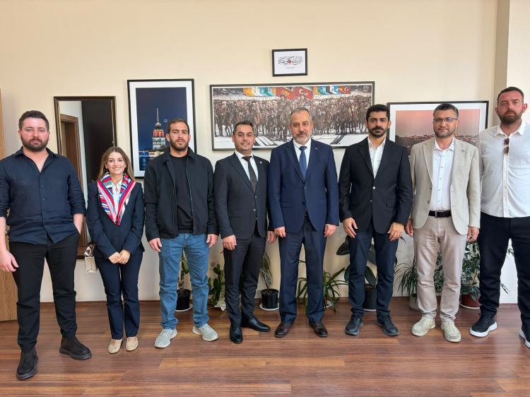 YTSO Genç Girişimciler Kurulu Başkanı Oğuzhan Uzun ve yönetim kurulu üyeleri, kentin gelişimine katkı sağlayacak temaslarını sürdürüyor. 