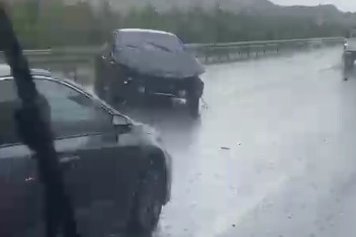 Gebze- İzmir Otoyolunda sağanak yağış sonrası feci kaza!