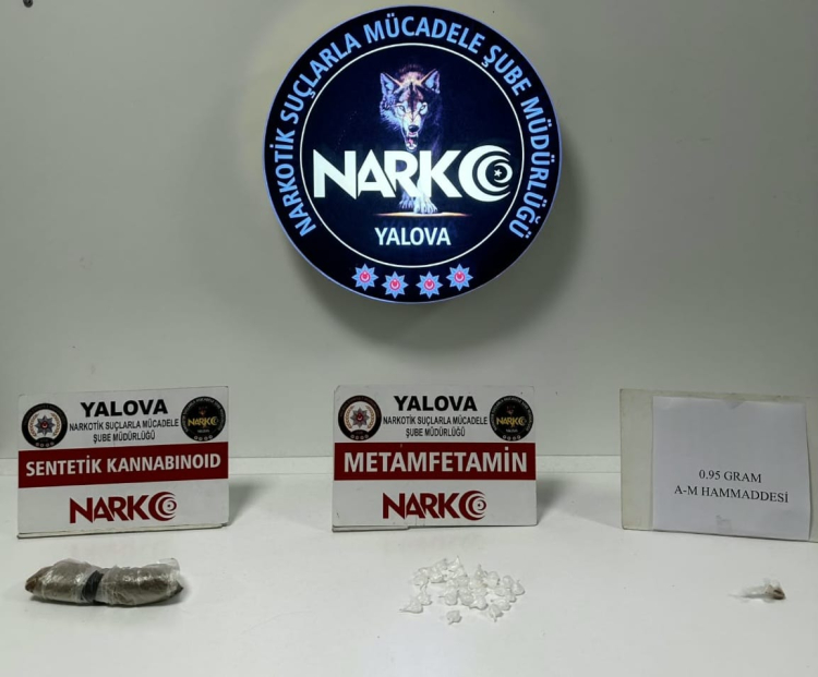 operasyonlarda uyuşturucu madde ticareti yaptığı tespit edilen 2 şüpheli şahıs yakalanarak gözaltına alındı.