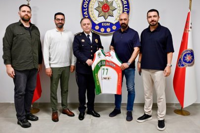 Müdür Topcan’a Yalova Harem Spor forması