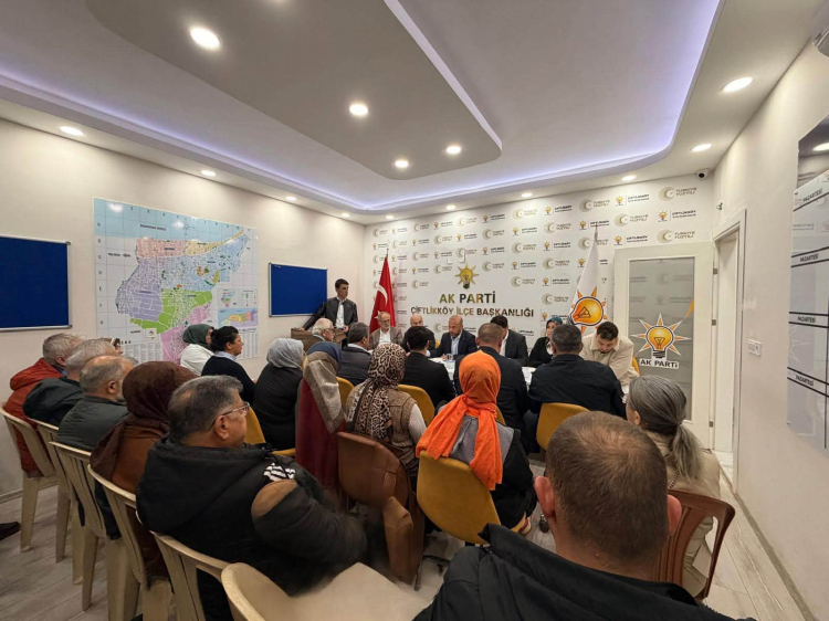 Güçlü, Çiftlikköy’ün hızla geliştiğini belirterek ilçenin sorunlarını yakından takip ettiklerini ve çözüm odaklı yatırımların süreceğini vurguladı