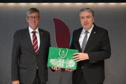 Rektör Prof. Dr. Mehmet Bahçekapılı, Büyükelçi Marius Janukonis'i ağırladı
