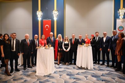 Cumhuriyet kabul töreni Yalova protokolünü buluşturdu