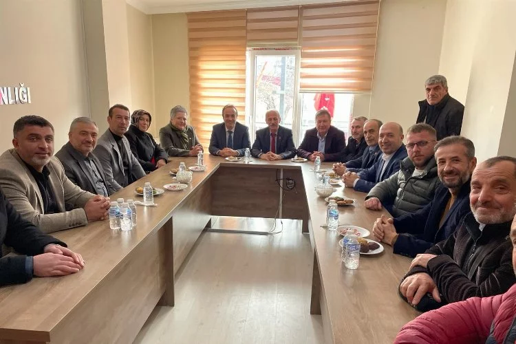 AK Parti Altınova Belediye Başkan Adayı Regaip Ahmet Özyiğit, CHP’yi ziyaret etti