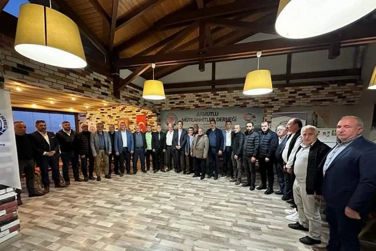 AK Parti Müteahitler Derneği’nde Toplandı