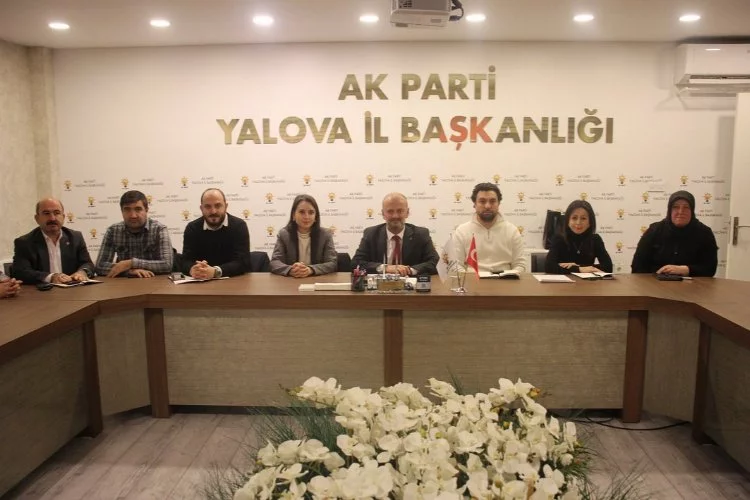 AK Parti Yalova Merkez İlçe Teşkilatı Seçim Süreciyle İlgili Toplantı Yaptı