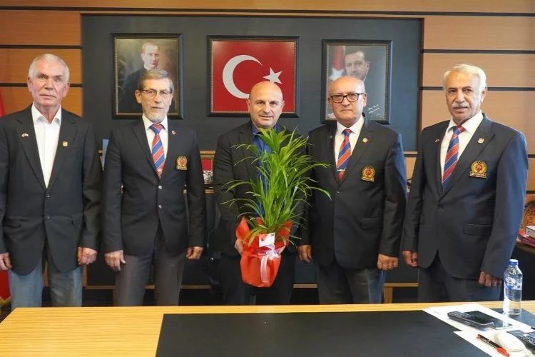Altınova Belediye Başkanı Dr. Metin Oral “Kahramanlarımıza şükran borçluyuz”