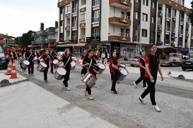 Altınova’da Gençlik Yürüyüşü yapıldı