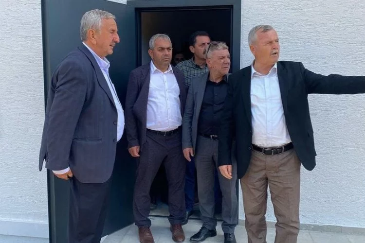 Armutlu Belediye Başkanı Cengiz Arslan yaşlı bakım evini ziyaret etti