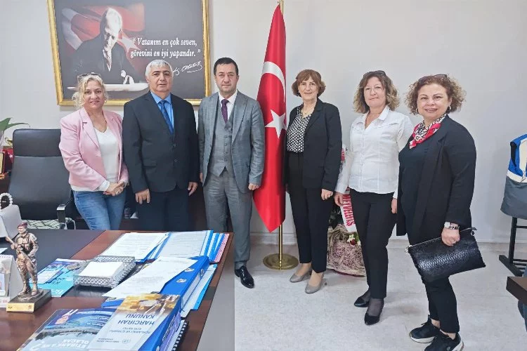 Başkan Canbay Altınova Musiki Derneği'ni makamında ağırladı