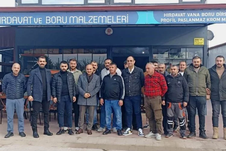 Başkan Oral, tersanelerde çalışan taşeron temsilcileri ve esnafla kahvaltıda bir araya geldi: “Altınova’da üretim, istihdam artıyor”