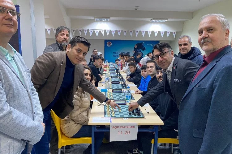 Çanakkale Zaferi ve Şehitleri Anma Satranç Turnuvasında ödüller sahiplerini buldu
