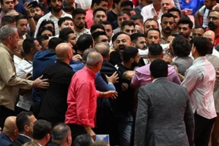 CHP İzmir Kongresinde olaylar olaylar! CHP kongresinde kavga çıktı mı? CHP İzmir kongresinde neler oldu?