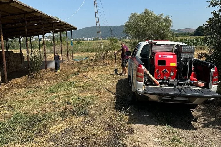 Çiftlikköy İtfaiyesi hızlı müdahale etti: samanlık yangını kontrol altına alındı