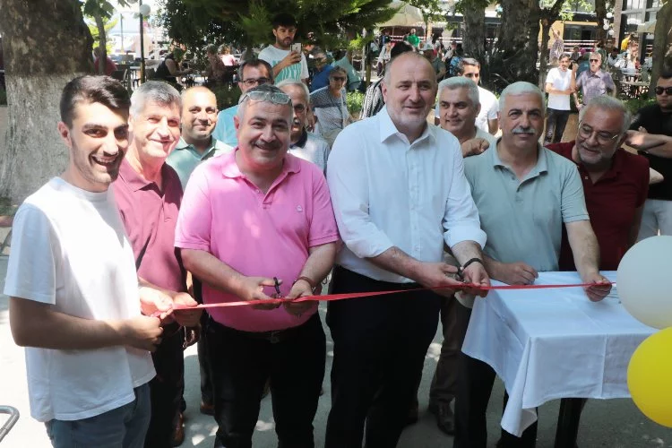 Çınarcık Belediye Başkanı Numan Soyer Çınarcık’ta yeni açılan 77.5 Büfenin açılışına katıldı