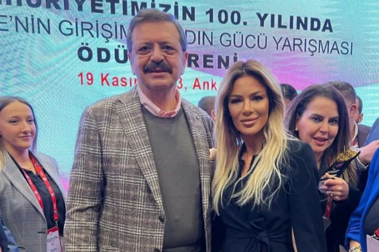 Dilara Altan Türkiye’nin Girişimci Kadın Gücü Ödül ödül törenine katıldı