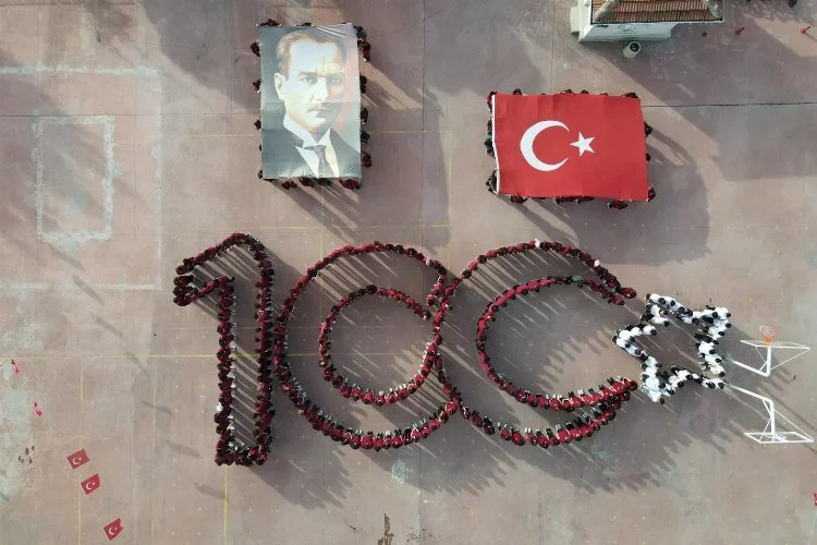 Fatih Sultan Mehmet Anadolu Lisesi'nden 100.Yıl coşkusu