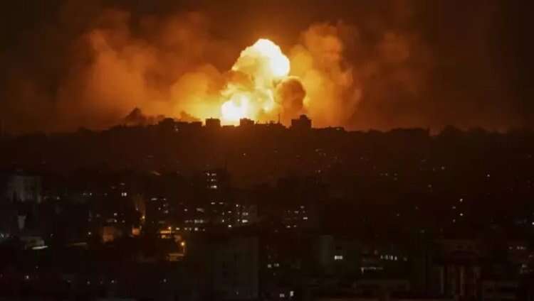 israil Gazze'de soykırım yapıyor