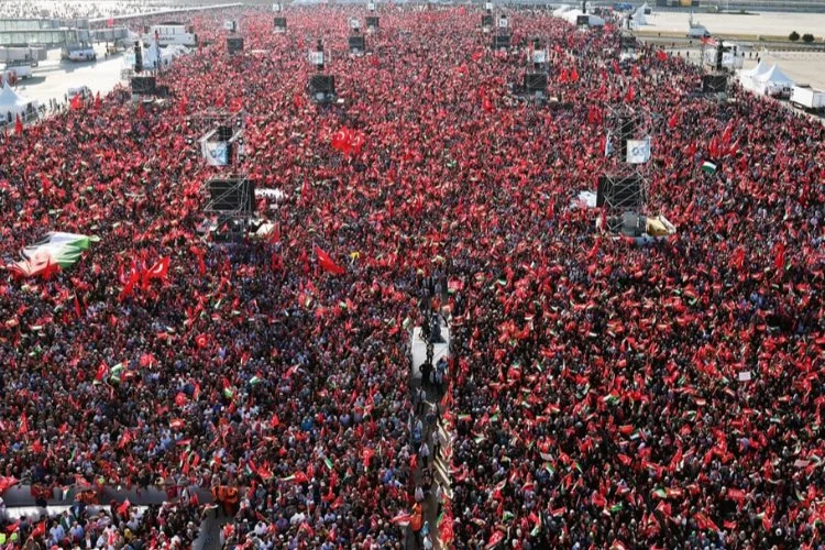 İstanbul’da büyük Filistin mitingi! Filistin için tek yürek! Miting alanı doldu taştı!