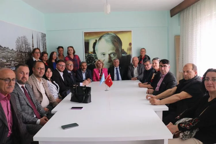 İYİ Partililer Kırım Türkleri Derneği’ne misafir oldu
