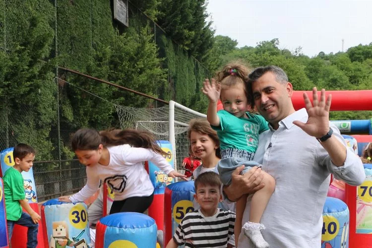 Kadıköy’de çocuklar doyasıya eğlendiler