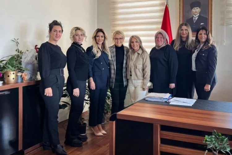 Kadın Girişimciler, Yalova Üniversitesi Rektör Yardımcısı Senay Yürür Karslıoğlu'nu ziyaret etti