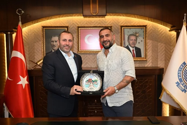 Milli Futbolcu Ümit Karan Mustafa Tutuk'u ziyaret etti