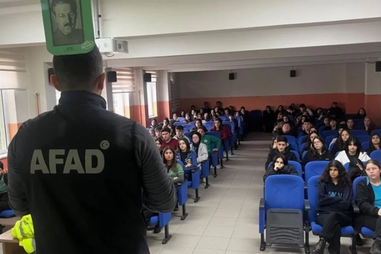 Mustafa Kemal Anadolu Lisesi öğrencilerine afet farkındalık eğitimi verildi