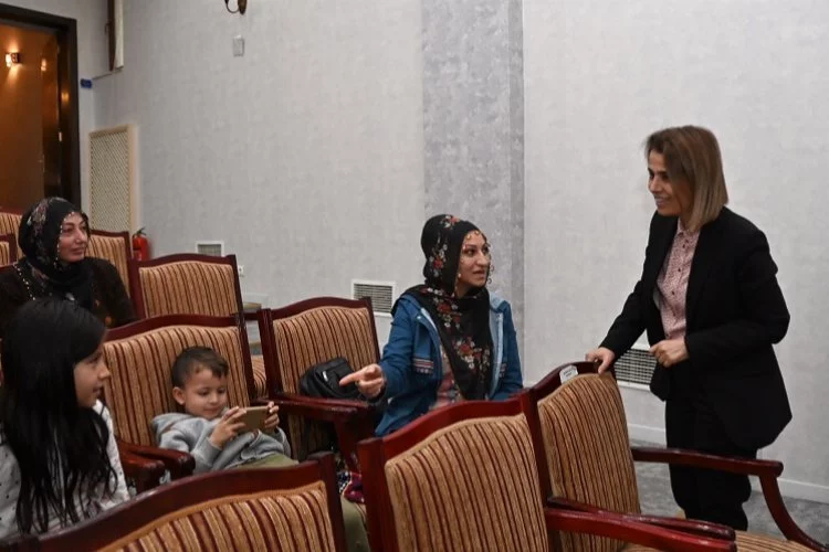 Nevşehir Valisi çocuk diyabetlilere cihaz dağıttı