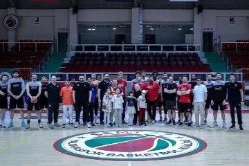 Semt 77 Yalovaspor Basketbol Takımı, Önemli Bir Ziyaret Alarak Motive Oldu