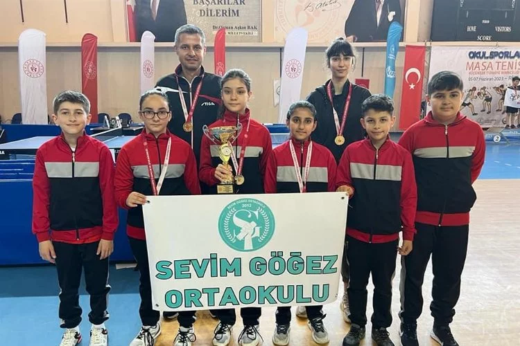 Sevim Göğez Ortaokulu Masa Tenisi Takımından Türkiye Şampiyonluğu
