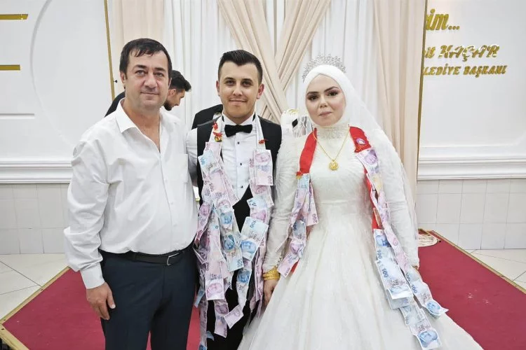 Subaşı Belediye Başkanı Turan Canbay Düğün Törenine Katılarak Ailelerin Sevincini Paylaştı