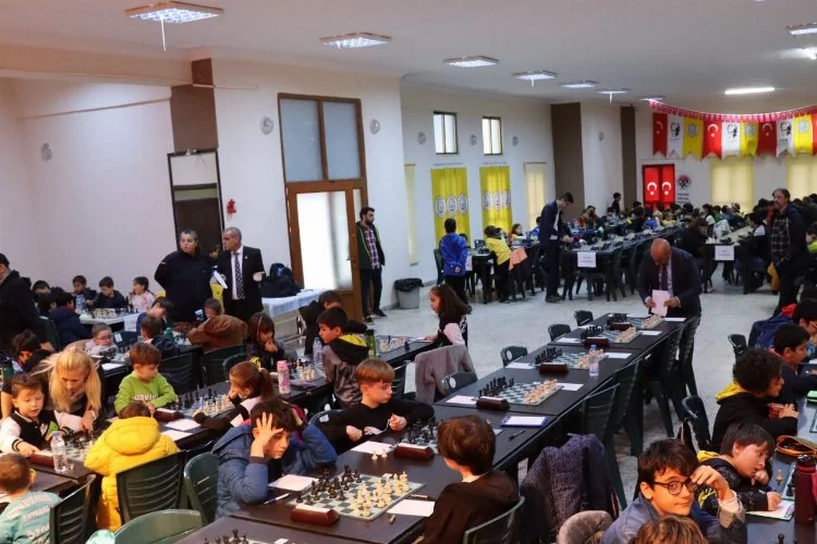 Subaşı’da Atatürk Kupası Satranç Turnuvası yoğun katılımla başladı