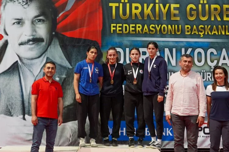 Termal Belediyespor’un kadın güreşçileri Türkiye Şampiyonu