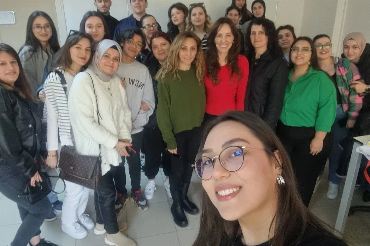 Üniversite öğrencileri Türk Sanatlarını Suna Koçal’dan öğreniyor