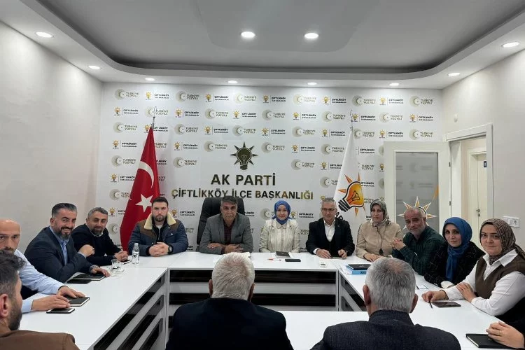 Yalova AK Parti Çiftlikköy İlçe Teşkilatı Yönetim Kurulu Toplantısını Yaptı