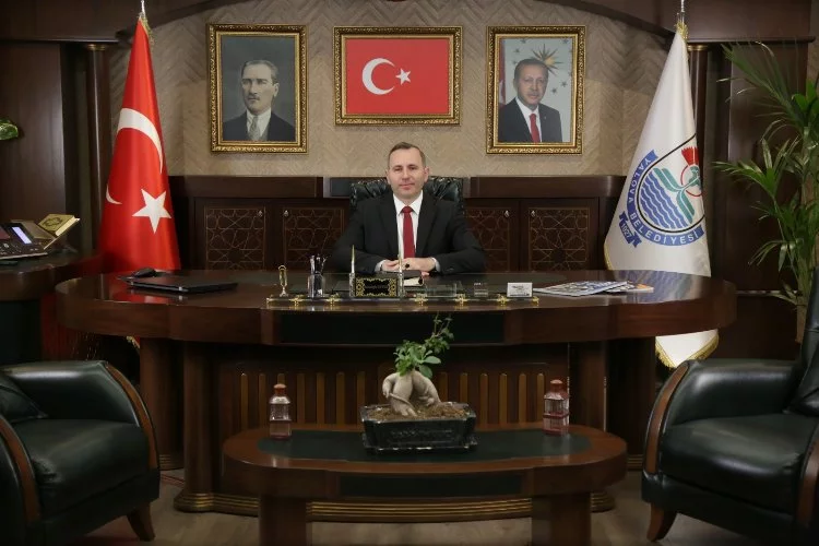 Yalova Belediye Başkanı Mustafa Tutuk: “2024 yılı sağlık, mutluluk ve huzur getirsin”