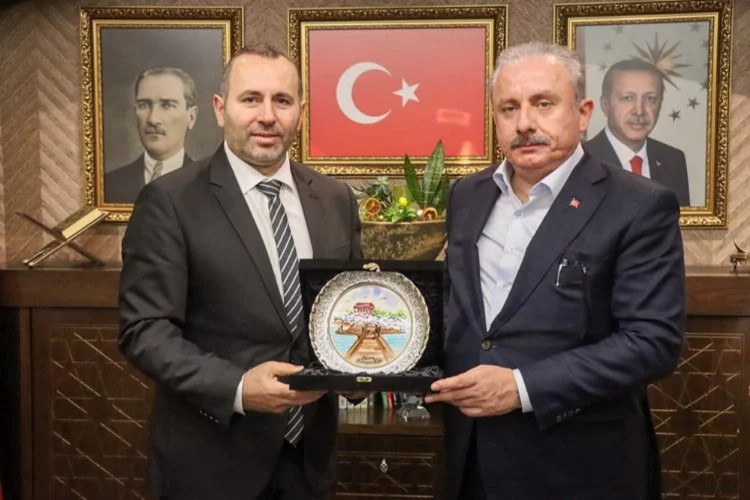 Yalova Belediye Başkanı Mustafa Tutuk önceki dönem Meclis Başkanı Şentop’u ağırladı