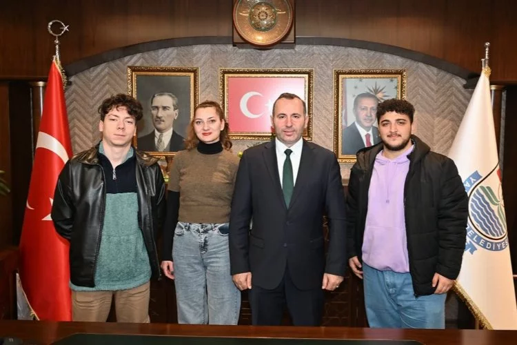 Yalova Belediye Başkanı Tutuk gençlere destek olmaya devam ediyor