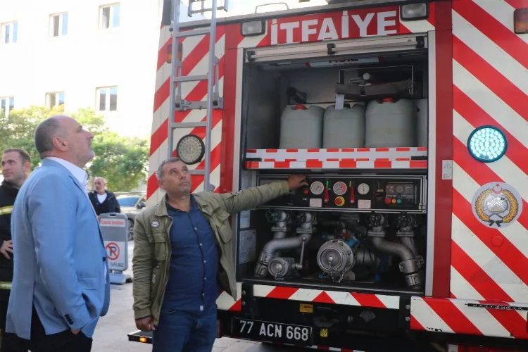 Yalova Çınarcık Belediyesi İtfaiye Müdürlüğü’ne Yeni İtfaiye Aracı Takviyesi Yapıldı